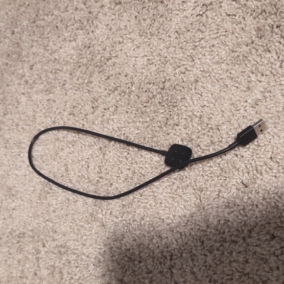 Fitbit Sense 2 with band, charger and 4 screen protectors - Picture 5 of 8